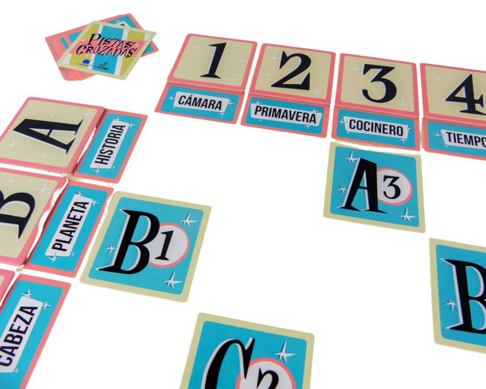 Pistas Cruzadas Juego de Mesa en Español Blue Orange